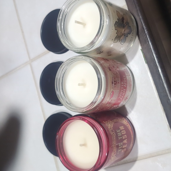 *THREE* Bath & Body Works Single Wick Candles - Tis the Season, Candy Apple, etc - Picture 2 of 3